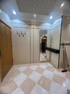 بديل شيبورد بديل رخام بديل خشب تكسيرات خشبيه مرايات مشطوفه وجميع انواع الديكورات والدهانات